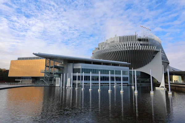 MONTREAL CANADA - 10 19 2022: Montreal Kumarhanesi Montreal, Quebec 'teki Notre-Dame' da yer almaktadır. Kanada 'nın en büyük kumarhanesi ve dünyanın en büyük kumarhanelerinden biridir.