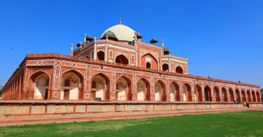 DELHI INDIA - 02 11 2023: Humayun 'un mezarı Delhi' deki Babür İmparatoru Humayun 'un mezarıdır.