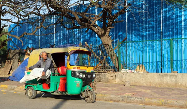 Delhi India 2023 Auto Rickshaw Motorized Version Pulled Rickshaw Cycle — Stock Photo, Image