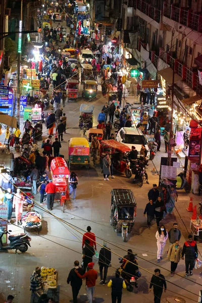 DELHI INDIA - 02 11 2023: Ana Pazar, Tooti Chowk, Gece Yeni Delhi 