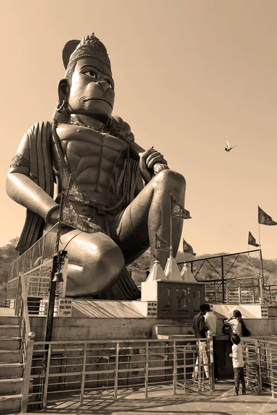 Rumal India 2023年 ハヌマーンはヒンドゥ教の神であり ラーマ神のヴァナーラの仲間です ハヌマーンは ヒンズー教の叙事詩ラマヤナの中心人物の一人です — ストック写真