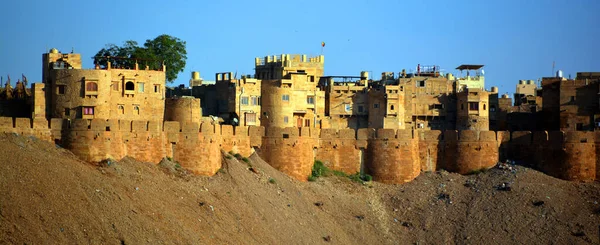 Stock image JAISALMER INDIA - 02 13 23: Jaisalmer Fort in the city of Jaisalmer, in the Indian state of Rajasthan. It is believed to be one of the very few 