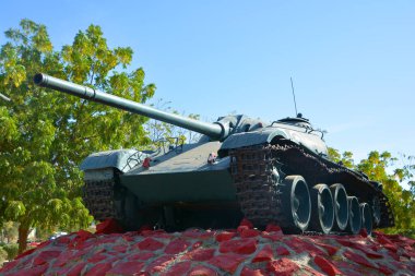 JAISALMER RAJASTHAN INDIA - 02 14 2023: Type 59 tank main war tank, her yerde bulunan T-5455 serisinin ilk modellerinden olan Sovyet T-54A tankının Çin yapımı bir versiyonudur..