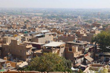 JAISALMER RAJASTHAN INDIA - 02 13 2023: Jaislamer Kalesi ya da Sonar Quila ya da Altın Kale 'nin içinden Jaisalmer şehrinin görüntüsü. Thar Çölü 'nde eski ipek ticaret yolu boyunca UNESCO dünya mirası sahası.