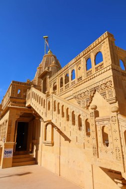 JAISALMER RAJASTHAN INDIA - 02: 13 2023: Lodurva Jain Temple, Rajasthan 'daki Jaisalmer yakınlarındaki, 23. Tirthankara Parshvanatha' ya adanmıştır.