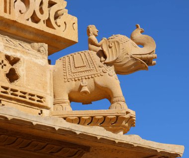 JAISALMER RAJASTHAN INDIA - 02: 13 2023: Lodurva Jain Temple, Rajasthan 'daki Jaisalmer yakınlarındaki, 23. Tirthankara Parshvanatha' ya adanmıştır.