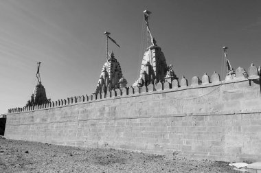 JAISALMER RAJASTHAN INDIA - 02: 13 2023: Lodurva Jain Temple, Rajasthan 'daki Jaisalmer yakınlarındaki, 23. Tirthankara Parshvanatha' ya adanmıştır.