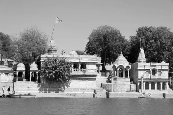 Jisalmer Rajasthan India 2023 Gadisar Lake Morning 斋萨尔默的人造水库和寺庙 拉贾斯坦邦印度 — 图库照片