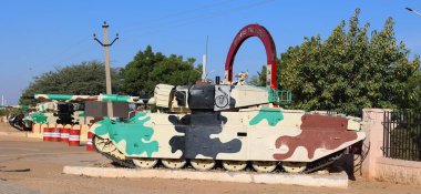 JAISALMER RAJASTHAN INDIA - 02 14 2023: T-54 ve T-55 tankları, İkinci Dünya Savaşı 'ndan sonraki yıllarda tanıtılan Sovyet ana savaş tanklarıdır..