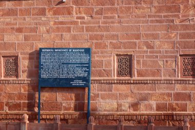 JODHPUR RAJASTHAN INDIA - 02 14 2023: Mandore Garden jodhpur şehrinin eski Hindu Tapınağı dış yapısı, Hindistan