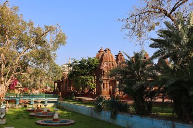 JODHPUR RAJASTHAN INDIA - 02 14 2023: Mandore Garden jodhpur şehrinin eski Hindu Tapınağı dış yapısı, Hindistan