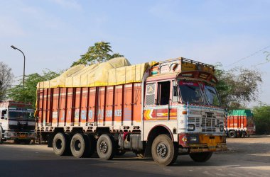 Hindistanlı HIGHTway - 02 12 2023: Tata Motors, Hindistan 'ın en büyük ticari araç üreticisi..