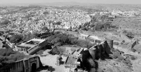 Jodhur Rajasthan India 2023年 Jodhpurはラジャスタン州で2番目に大きい都市です ラジャスタン州やインド全土の人々の間で ブルーシティ として知られています — ストック写真
