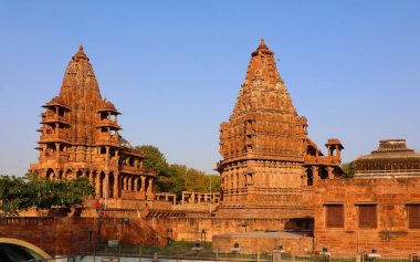 JODHPUR RAJASTHAN INDIA - 02 14 2023: Mandore Garden jodhpur şehrinin eski Hindu Tapınağı dış yapısı, Hindistan