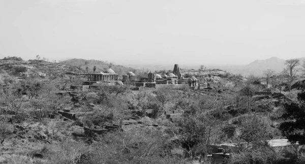 クムバハル ラジャスタン インディア 2023年2月23日 クムバハル要塞またはインドの万里の長城は ラジャサンド市から48Kmのアラバリ丘陵の西側に位置するムエール要塞です — ストック写真