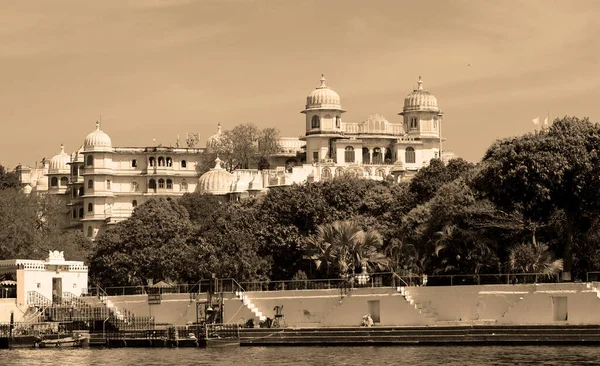 Udaipur Rajasthan India 2023 Lake Palace 原名为Jag Niwas 是美战王朝的一座夏宫 现改为宾馆 — 图库照片
