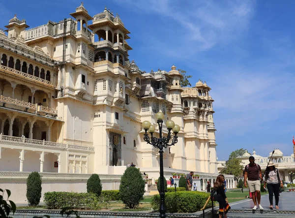 Udaipur Rajasthan India 2023年 都市宮殿 Udaipurは ラジャスタン州のインドの州のUdaipur市に位置する宮殿複合体です 約400年の歳月をかけて建てられました — ストック写真