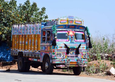 RAJASTHAN INDIA - 02 16 2023: Parlak tarım kamyonu Tata.