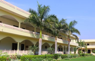 JAIPUR RAJASTHAN INDIA 02 27 23: Hanuman Ji Tapınağı Hindu hac alanı, Galta Ji antik çağlardan kalma değil, bir dizi tapınaktır.