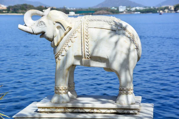 Udaipur Rajasthan India 2023 Estatua Elefante Palacio Del Lago Formalmente — Foto de Stock