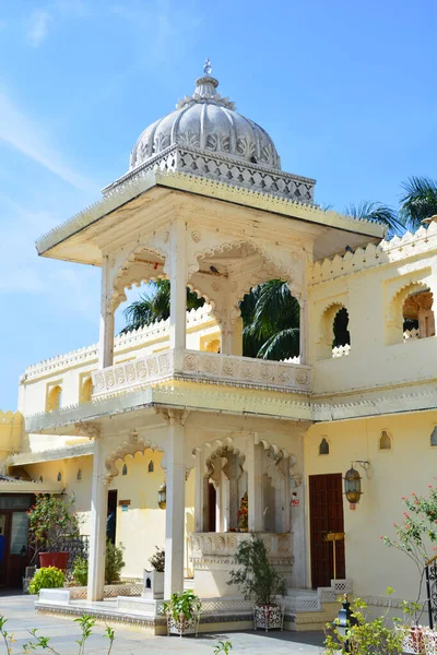 Udaipur Rajasthan India 2023年 レイクパレス 正式にはJag Niwasとして知られています ムエール王朝の元夏の宮殿で 現在はホテルになっています — ストック写真