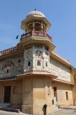 JAIPUR RAJASTHAN INDIA - 02: 27 27 23: Hanuman Ji Tapınağı Hindu hac alanı, Galta Ji antik çağlardan kalma değil, bir dizi tapınaktır.