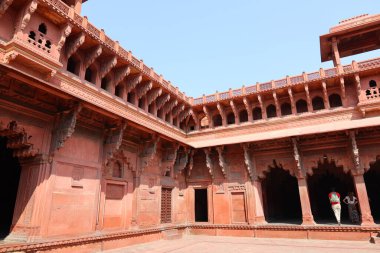 FATEHPUR SIKRI INDIA - 03 01 01 2023: Fatehpur Sikri, Hindistan 'ın Uttar Pradesh ilçesine bağlı bir kasabadır. Fatehpur Sikri 1571 yılında İmparator Akbar tarafından Babür İmparatorluğu 'nun başkenti olarak kuruldu. 