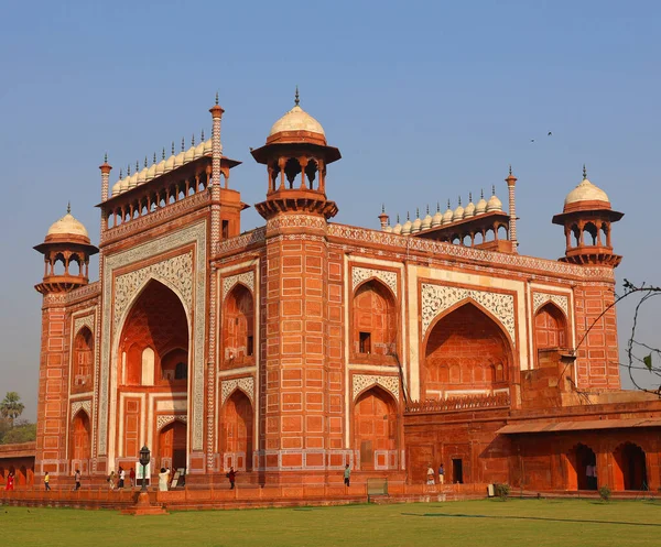 stock image TAJ MAHAL UTTAR PRADESH INDIA - 03 01 2023: Darwaza-i-Rauza (Great Gate) in Chowk-i Jilo Khana courtyard, Taj Mahal complex, Agra, India. The gate is the main entrance to the tomb.