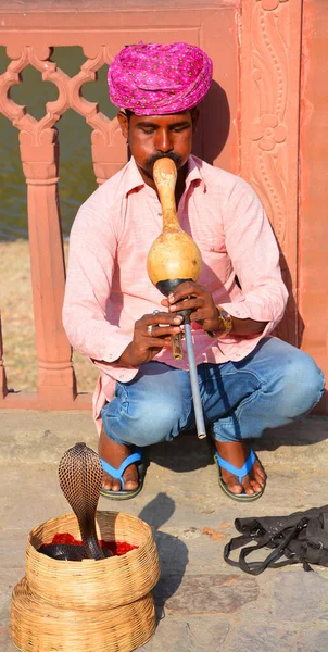 Amber Rajasthan India 2023 Snake Charmer Man Plays His Pungi — Stock Photo, Image