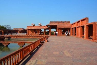 FATEHPUR SIKRI INDIA - 03 01 01 2023: Fatehpur Sikri, Hindistan 'ın Uttar Pradesh ilçesine bağlı bir kasabadır. Fatehpur Sikri 1571 yılında İmparator Akbar tarafından Babür İmparatorluğu 'nun başkenti olarak kuruldu.