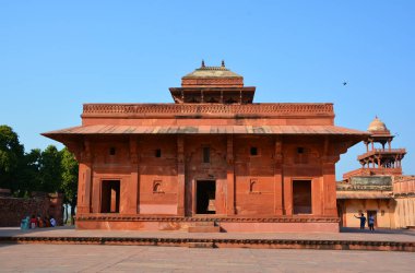 FATEHPUR SIKRI INDIA - 03 01 01 2023: Fatehpur Sikri, Hindistan 'ın Uttar Pradesh ilçesine bağlı bir kasabadır. Fatehpur Sikri 1571 yılında İmparator Akbar tarafından Babür İmparatorluğu 'nun başkenti olarak kuruldu.