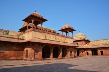 FATEHPUR SIKRI INDIA - 03 01 01 2023: Fatehpur Sikri, Hindistan 'ın Uttar Pradesh ilçesine bağlı bir kasabadır. Fatehpur Sikri 1571 yılında İmparator Akbar tarafından Babür İmparatorluğu 'nun başkenti olarak kuruldu.