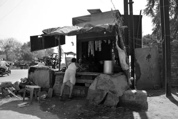 Rajasthan India 2023 Stall Man Extracting Sugar Cane Juice — Stock Photo, Image