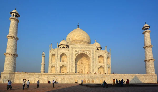 stock image TAJ MAHAL UTTAR PRADESH INDIA - 03 01 2023: View of the Taj Mahal at sunrise is an ivory-white marble mausoleum on the right bank of the river Yamuna in Agra