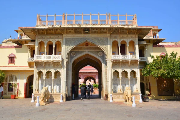 Jaipur Rajasthan India 2023 Pembe Şehirdeki Şehir Sarayı Nın Girişi — Stok fotoğraf