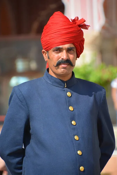Jaipur Rajasthan India 2023 Indiase Bewaker Met Rode Tulband Het — Stockfoto