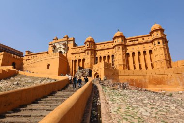 AMBER RAJASTHAN INDIA - 02 27 2023: Amber kalesi Meenas Hanedanı 'ndan Alan Singh Chanda tarafından kuruldu.