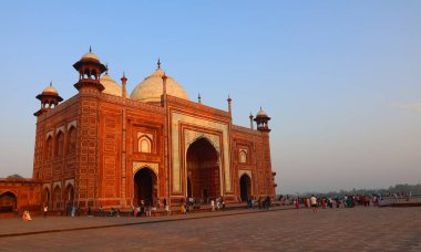 kırmızı kapının girişinde taj majal ayında jaipur, Hindistan