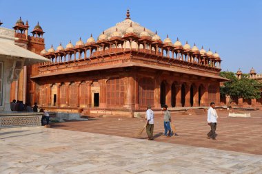 FATEHPUR SIKRI INDIA - 03 01 01 2023: Fatehpur Sikri, Hindistan 'ın Uttar Pradesh ilçesine bağlı bir kasabadır. Fatehpur Sikri 1571 yılında İmparator Akbar tarafından Babür İmparatorluğu 'nun başkenti olarak kuruldu.