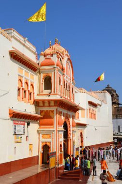 ORCCHA MADHYA PRADESH Hindistan - 03 03 2023: Ram Raja Tapınağı. Kutsal bir Hindu hacısıdır ve düzenli olarak çok sayıda dindar alır ve Orchha Tapınağı olarak da bilinir.