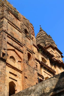 ORCCHA MADHYA PRADESH Hindistan - 03 03 2023: Ram Raja Tapınağı. Kutsal bir Hindu hacısıdır ve düzenli olarak çok sayıda dindar alır ve Orchha Tapınağı olarak da bilinir. 