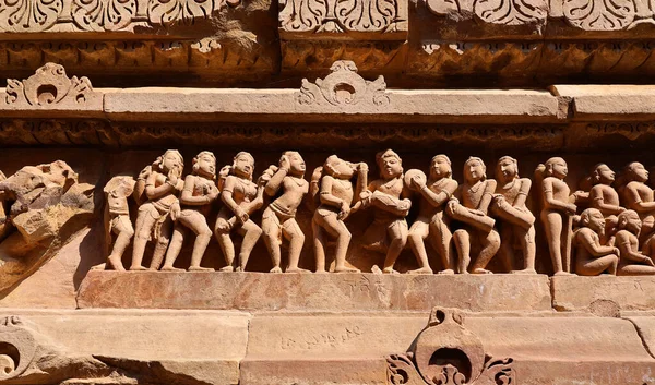 Khajuraho India Madyha Pradesh 2023年3月3日 カジュラホ記念碑のグループは 彼らのナーガスタイルの建築の象徴といくつかのエロ彫刻で有名なヒンズー教とジャイナ教の寺院のグループです — ストック写真
