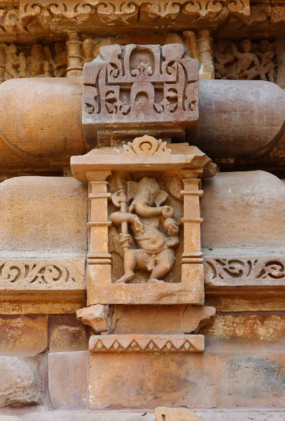 カジュラホ インド マディハ プラデシュ 2023年3月3日 ガネーシュ カジュラホ記念物群は ヒンズー教とジャイナ教の寺院群で ナーガラ様式の建築的象徴といくつかのエロティックな彫刻で知られています — ストック写真