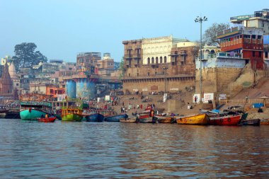 VARANASI BHOJPUR PURVANCHAL INDIA - 03 05 05 2023: Varanasi, Banaras veya Benares ve Kashithat Hindu dünyasında hac, ölüm ve yas geleneğinde merkezi bir yere sahiptir.