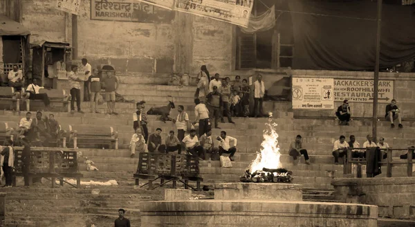 ヴァラナシ ブジャプール購入インド 2023年3月5日 ヒンドゥ教世界における巡礼 死と喪の伝統において中心的な位置を占めるヴァラナシ バナーラ ベナレス カシャール — ストック写真