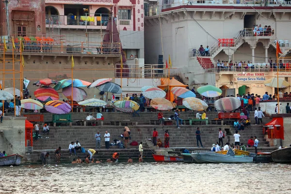 Varanasi Bhojpur Purvanchal India 2023 Święta Ceremonia Religijna Arati Ludzie — Zdjęcie stockowe