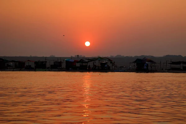 Ηλιοβασίλεμα Πάνω Από Θάλασσα Στην Ινδία — Φωτογραφία Αρχείου
