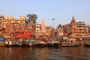 VARANASI BHOJPUR PURVANCHAL INDIA - 03 05 05 2023: Varanasi, Banaras veya Benares ve Kashithat Hindu dünyasında hac, ölüm ve yas geleneğinde merkezi bir yere sahiptir.