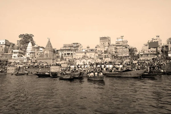 ヴァラナシブージャプール購入インド 2023年3月5日 ヒンドゥ教世界における巡礼 喪の伝統において中心的な位置を占めるヴァラナシュ バナーラ ベナレス カシャール — ストック写真