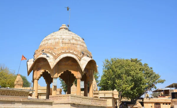 Jaisalmer Rajasthan India 2023 Gadisarsjön Morgonen Konstgjord Vattenreservoar Med Tempel — Stockfoto